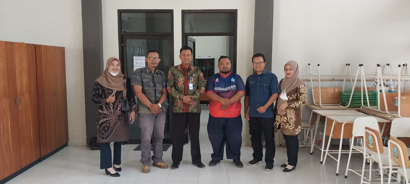 Foto: JEMBATAN KARIER MASA DEPAN: DISNAKER LAMONGAN GELAR MONEV BKK DI SMKN 1 SARIREJO DEMI OPTIMALISASI SERAPAN KERJA