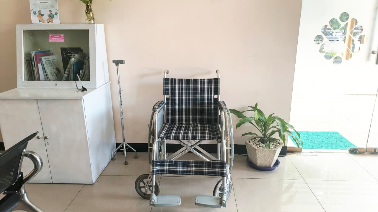 Foto: PENYEDIAAN FASILITAS DISABILITAS SEBAGAI BENTUK PELAYANAN INKLUSIF DI DISNAKER LAMONGAN