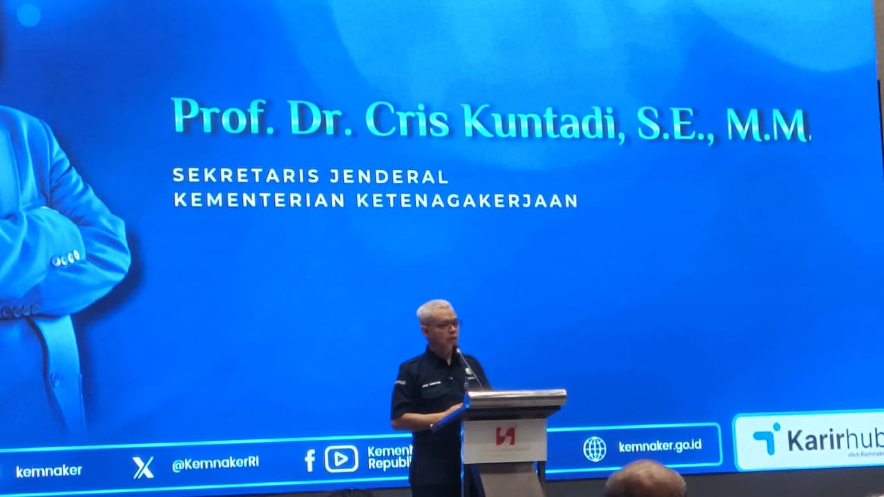 Foto: DISNAKER LAMONGAN PERKUAT SINERGI KETENAGAKERJAAN DI FORUM KOMUNIKASI KOLABORASI PASAR KERJA JAWA TIMUR
