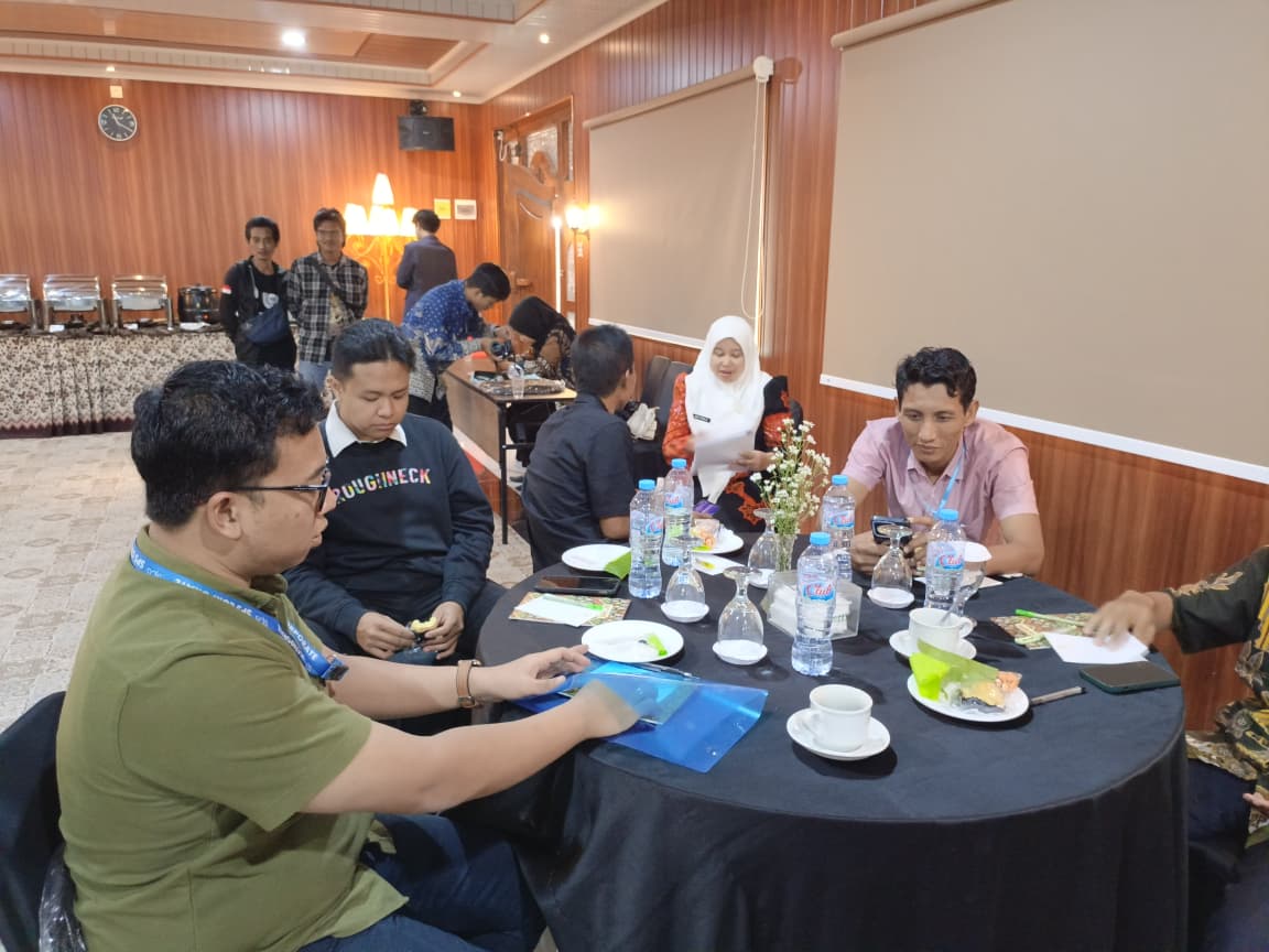 Foto: DINAS TENAGA KERJA FASILITASI MONEV PELAKSANAAN UMK BERSAMA PERUSAHAAN DI KAB LAMONGAN