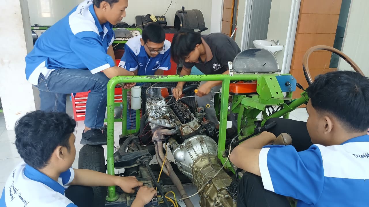 Foto: PELATIHAN MEKANIK MOBIL BENSIN/DIESEL