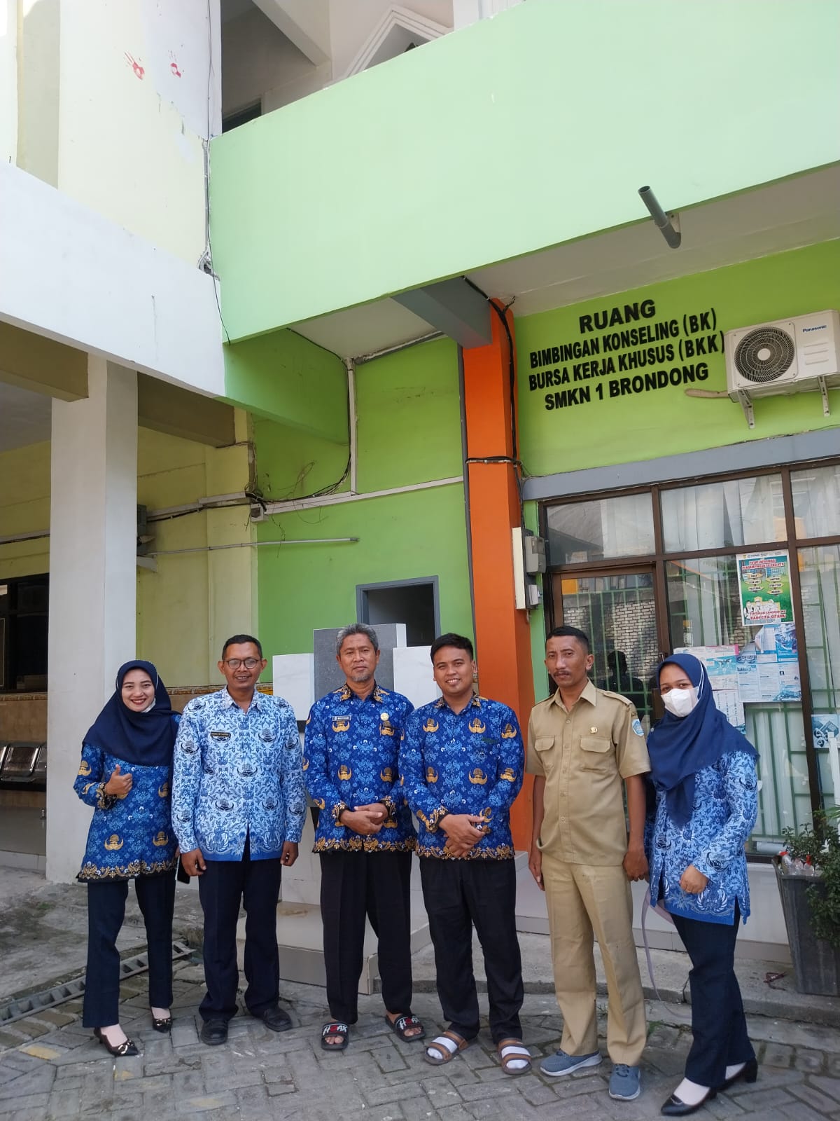 Foto: AKSES KERJA ALUMNI PESISIR KIAN TERBUKA: DISNAKER LAMONGAN GELAR MONEV BKK DI SMKN 1 BRONDONG DEMI STRATEGI LINK AND MATCH