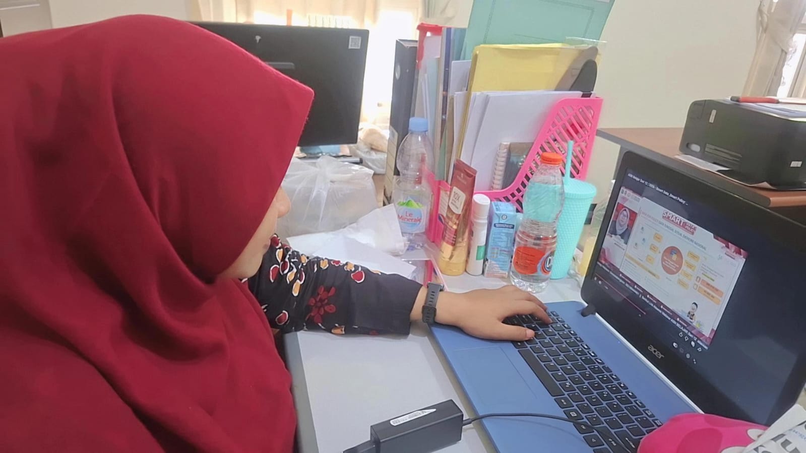 Foto: PENGUATAN KAPASITAS DIGITAL, STAF DISNAKER LAMONGA IKUTI WEBINAR SMART DATA UNTUK KEBIJAKAN TEPAT SASARAN