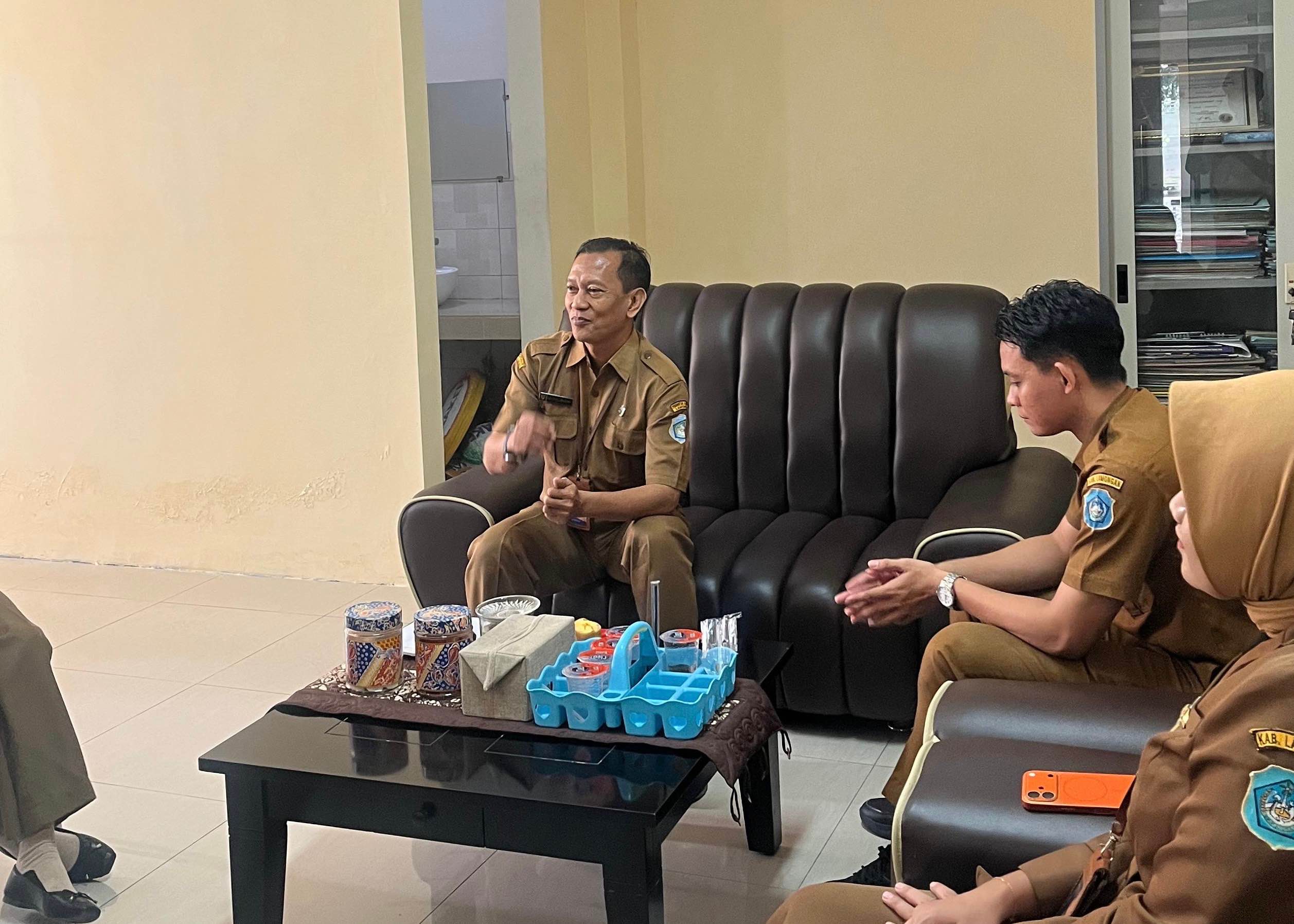 Foto: OPTIMALKAN INFORMASI PUBLIK, DISNAKER LAMONGAN PERKUAT TIM MEDIA SOSIAL