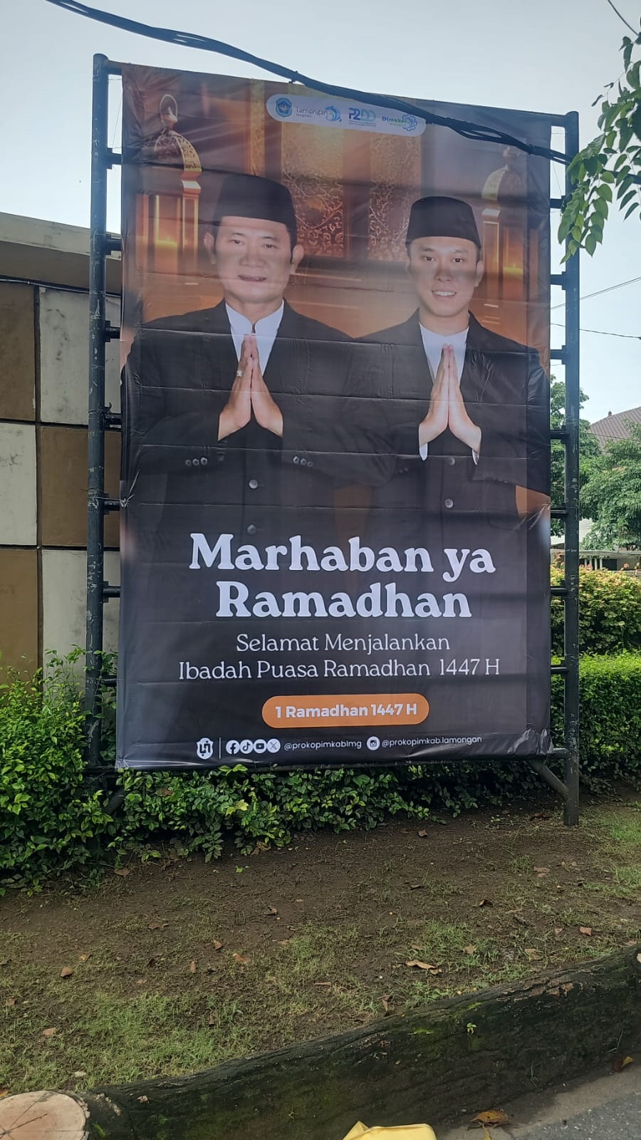 Foto: PEMASANGAN BANNER RAMADHAN