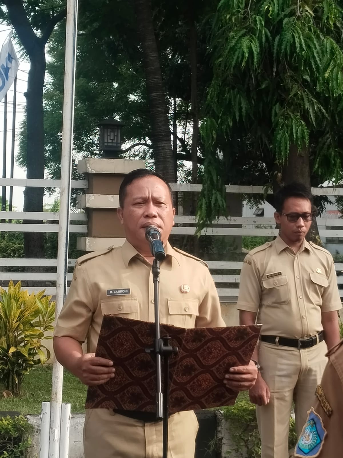 Foto: DISNAKER LAMONGAN GELAR APEL PAGI, TEKANKAN PENINGKATAN PELAYANAN BERLANDASKAN NILAI ASN BERAKHLAK
