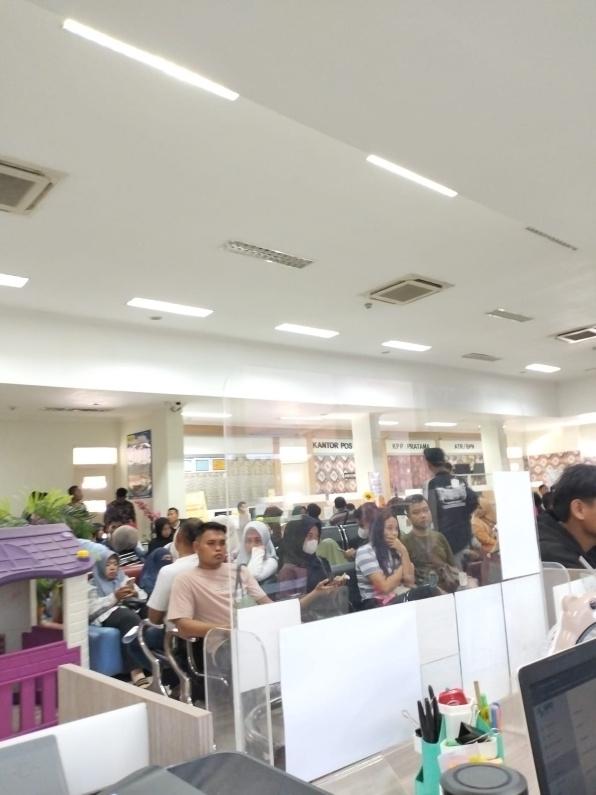 Foto: AKSES LEBIH MUDAH, PEMBUATAN KARTU PENCARI KERJA BISA DILAKUKAN DI DISNAKER MAUPUN MPP LAMONGAN