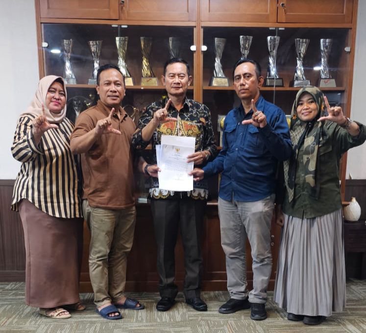 Foto: KOMITMEN BERSAMA MEWUJUDKAN KEBIJAKAN PENGUPAHAN YANG BERKEADILAN