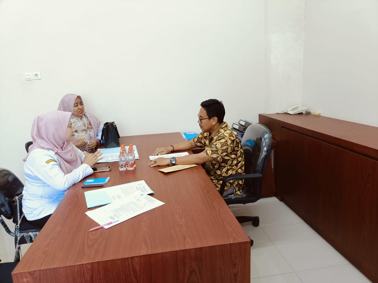 Foto: PEMBINAAN KETENAGAKERJAAN LANGSUNG KE PERUSAHAAN OLEH DISNAKER LAMONGAN