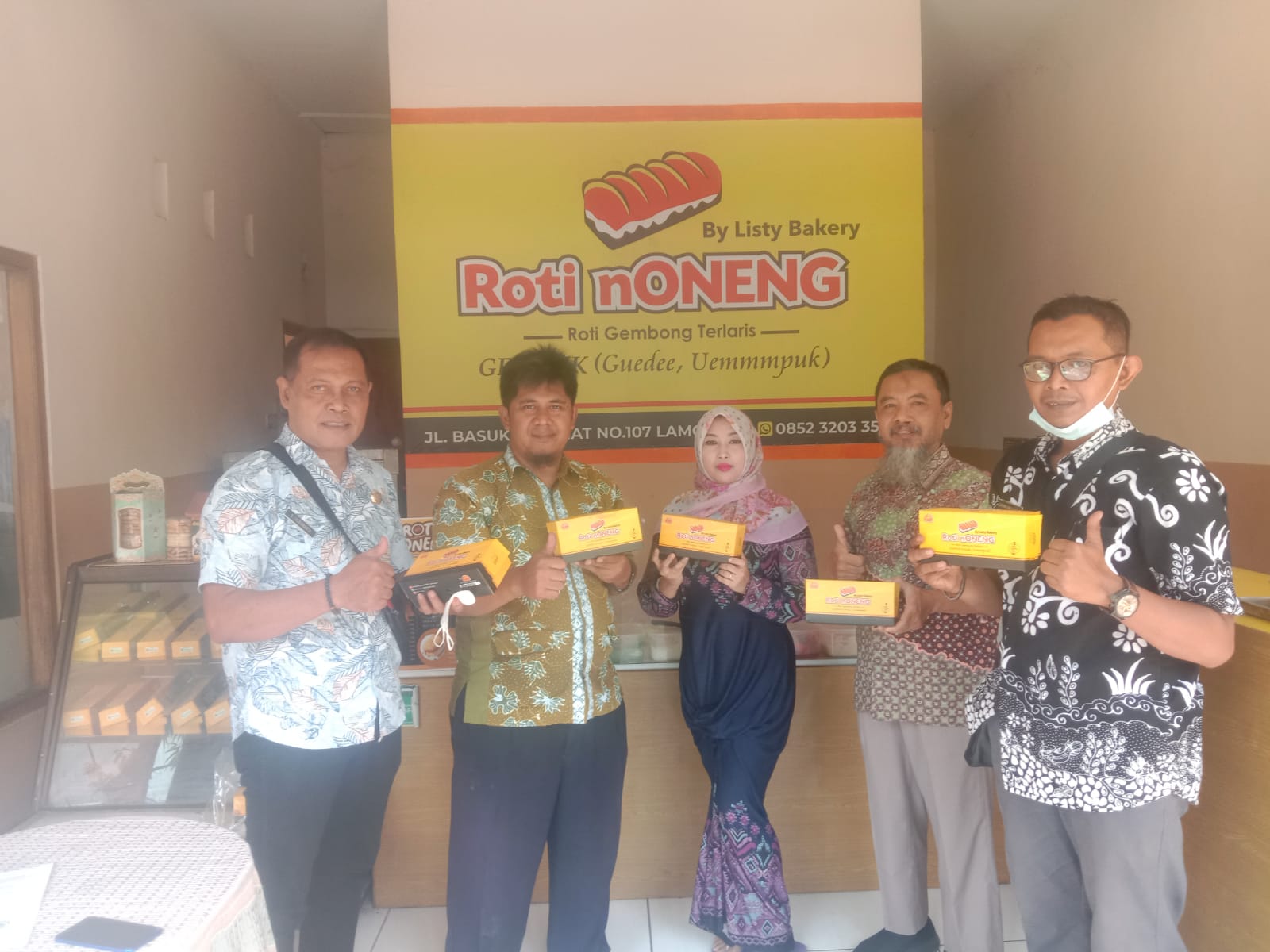 Foto: MELEJITKAN POTENSI LOKAL: DISNAKER TURUN TANGAN PANTAU PRODUKTIVITAS UMKM ROTI NONENG