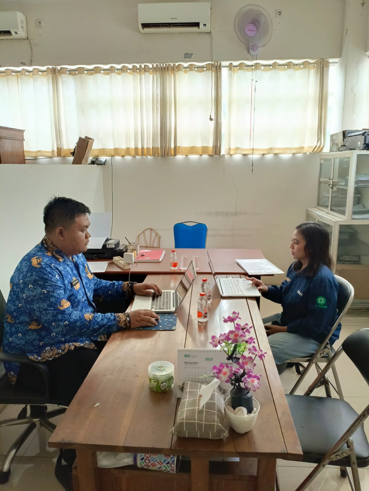 Foto: DISNAKER HADIR MELAYANI PENCATATAN PKWT SEBAGAI UPAYA MENCIPTAKAN HUBUNGAN INDUSTRIAL YANG TERTIB DAN SESUAI ATURAN