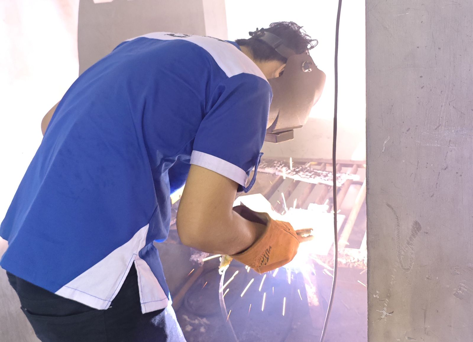 Foto: PELATIHAN TEKNIK PENGELASAN PLATE WELDER SMAW 3G DI BLK DISNAKER LAMONGAN