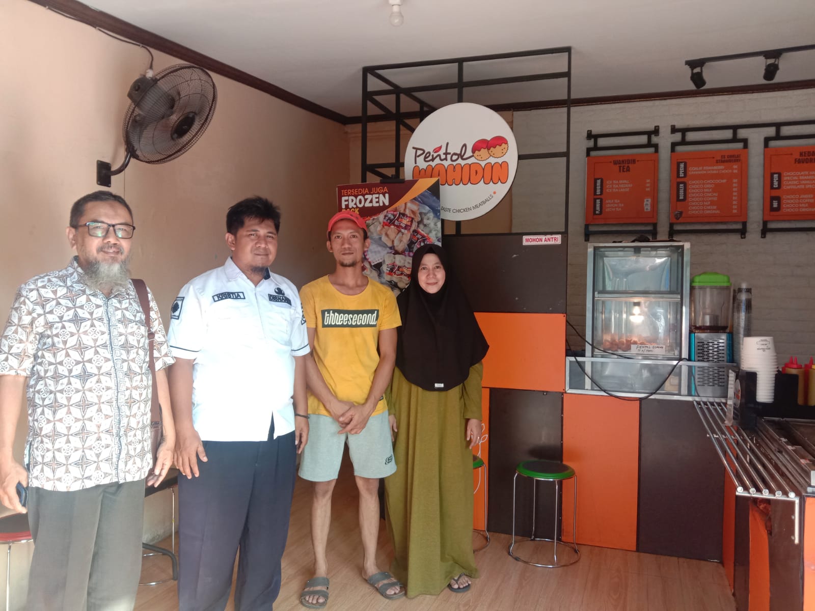 Foto: DORONG UMKM NAIK KELAS: DISNAKER BIDANG IPK MONITORING PRODUKTIVITAS PENTOL WAHIDIN LAMONGAN
