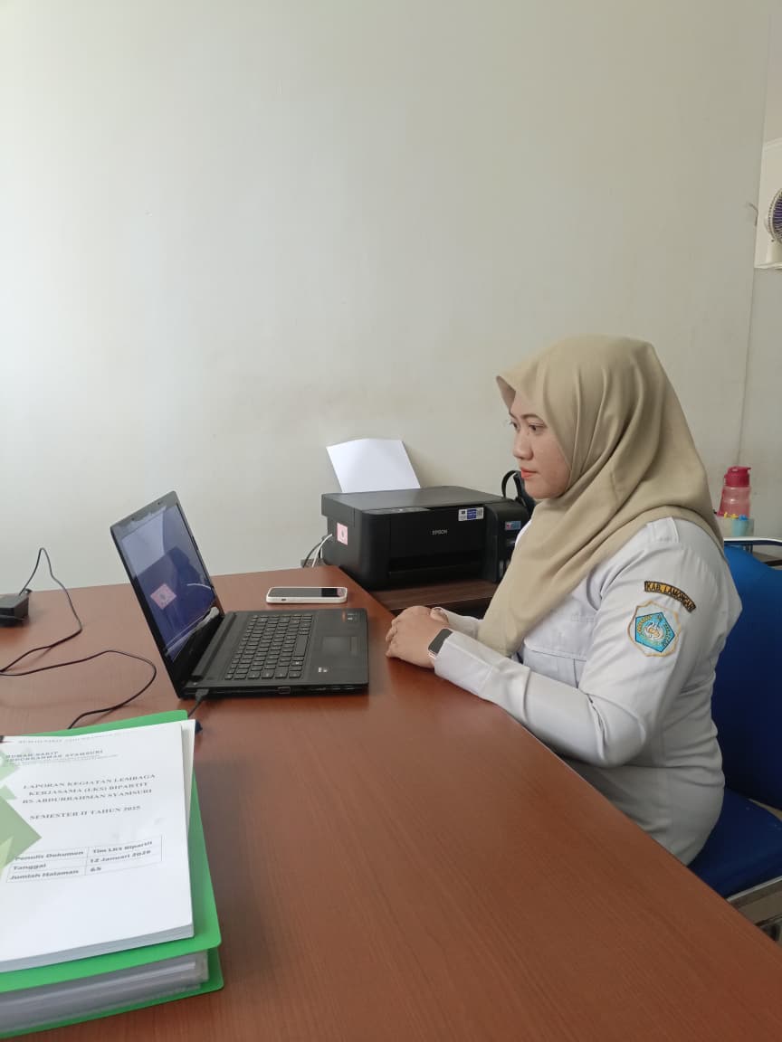 Foto: BIDANG HI MENGIKUTI WEBINAR THR KEAGAMAAN