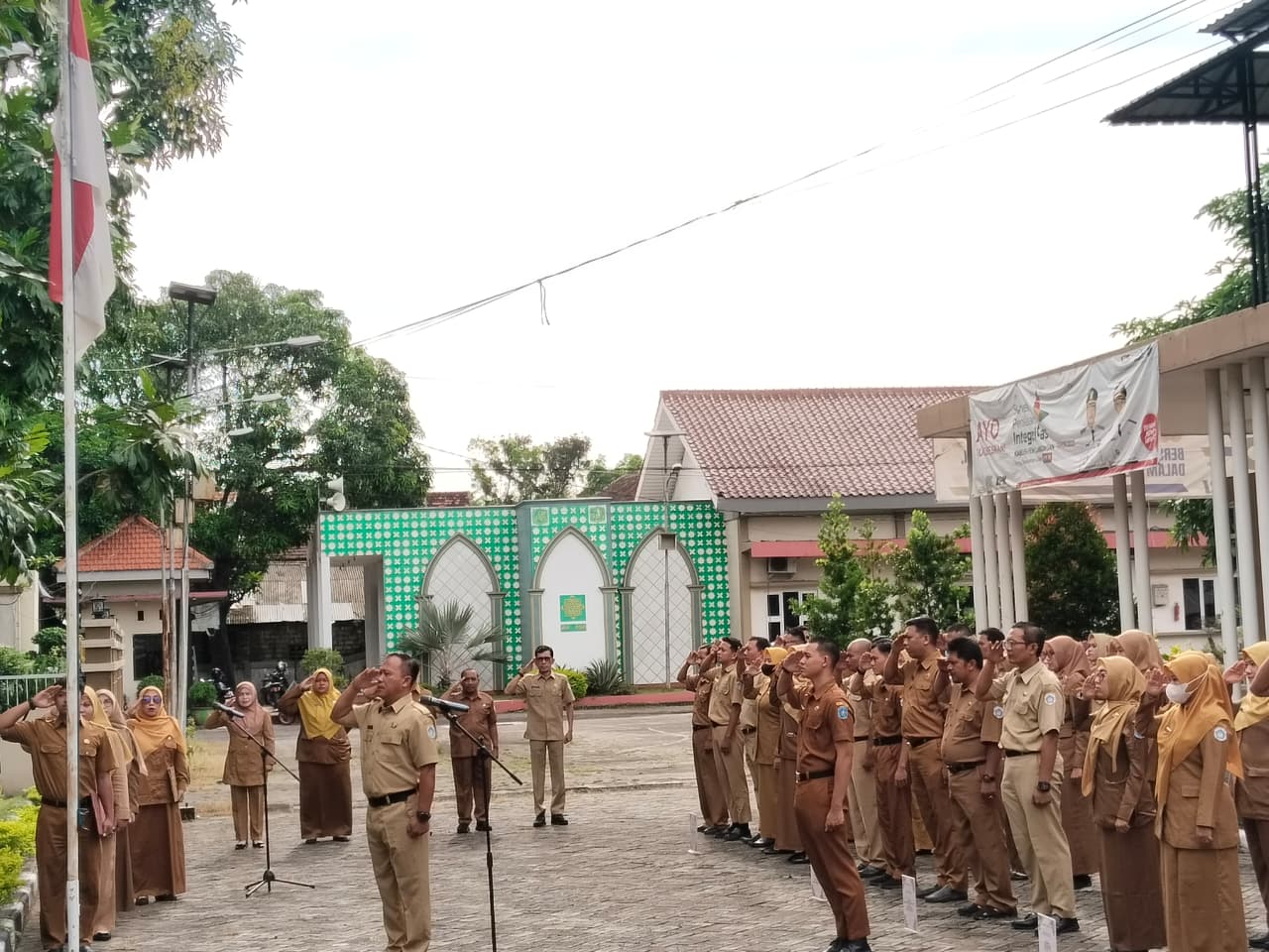 Foto: APEL PAGI,KEPALA DINAS TENAGA KERJA MENYAMPAIKAN ARAHAN UNTUK MENYELESAIKAN PROGRAM KERJA