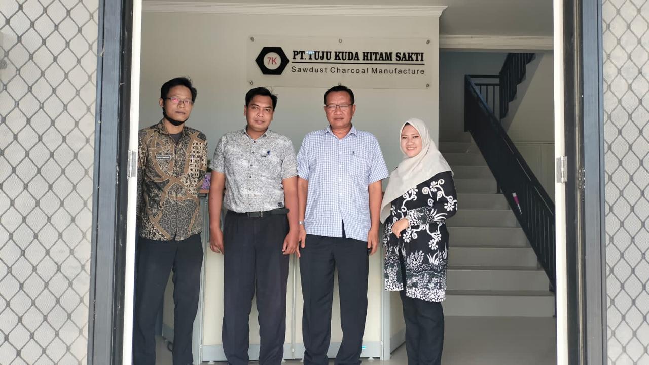 Foto: KUNJUNGAN DISNAKER KE PERUSAHAAN, WUJUD PEMBINAAN KETENAGAKERJAAN DI LAMONGAN