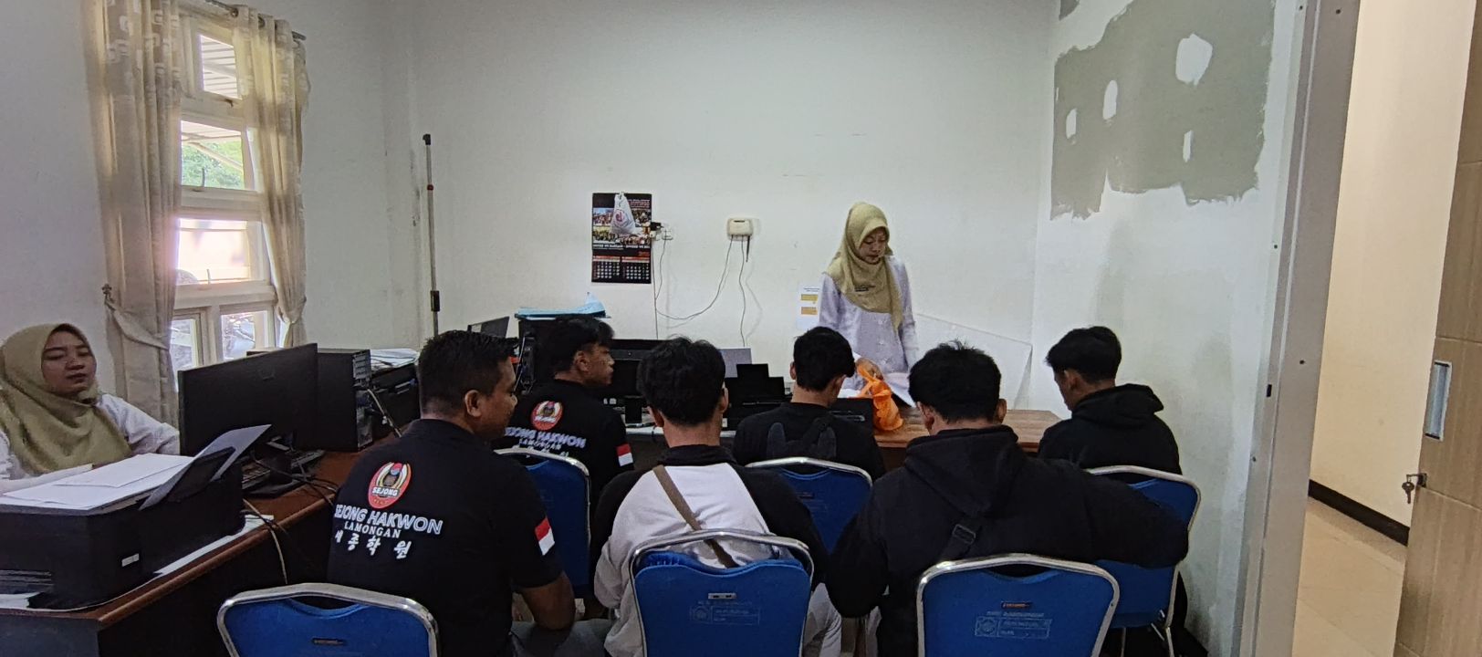 Foto: PELAYANAN PEMBUATAN AK1 BAGI CPMI SEBAGAI BENTUK DUKUNGAN DISNAKER TERHADAP PENEMPATAN TENAGA KERJA KE LUAR NEGERI
