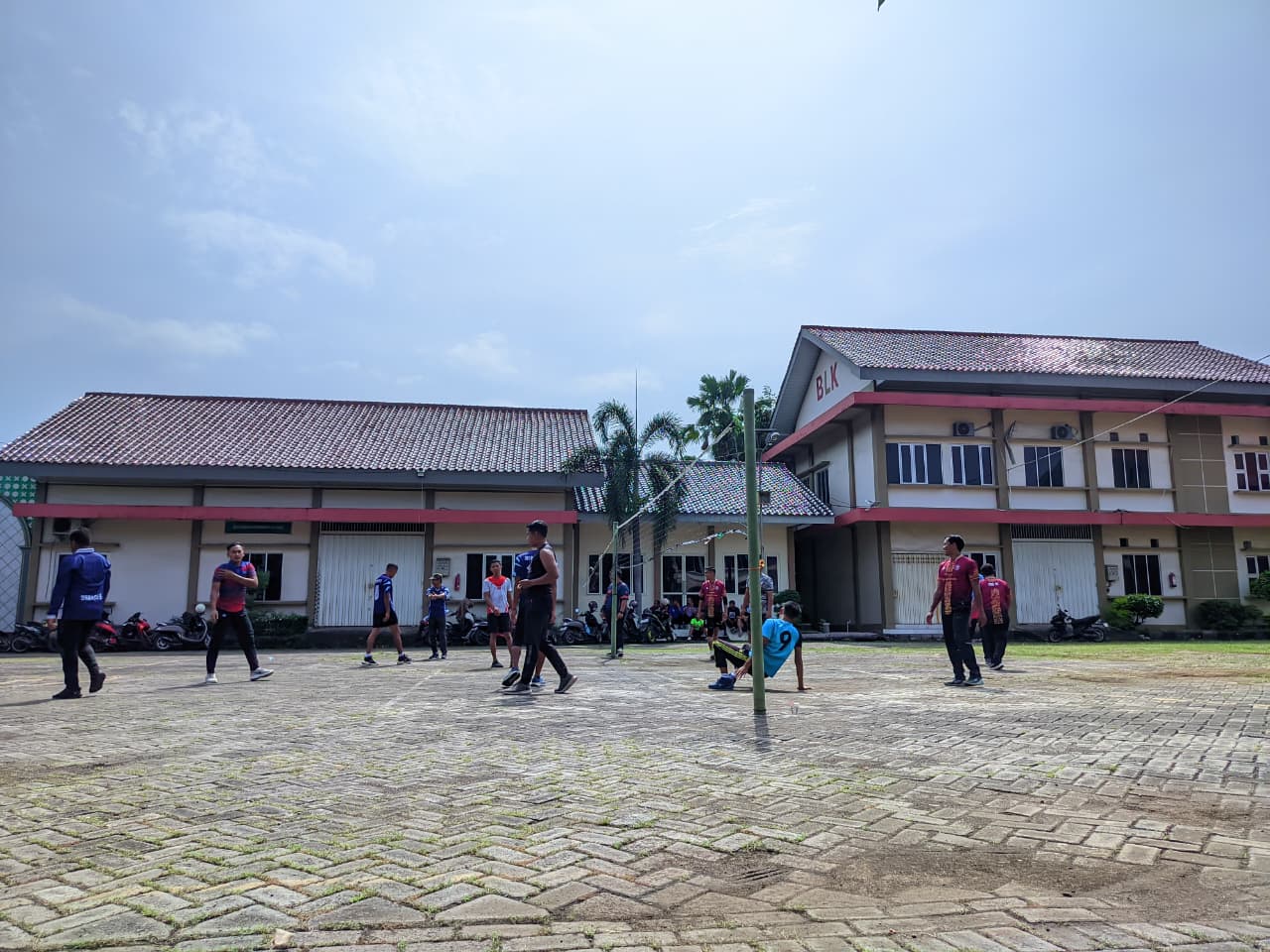 VOLLEY BALL FRIENDLY MATCH PEMANASAN MENUJU LOMBA KORPRI