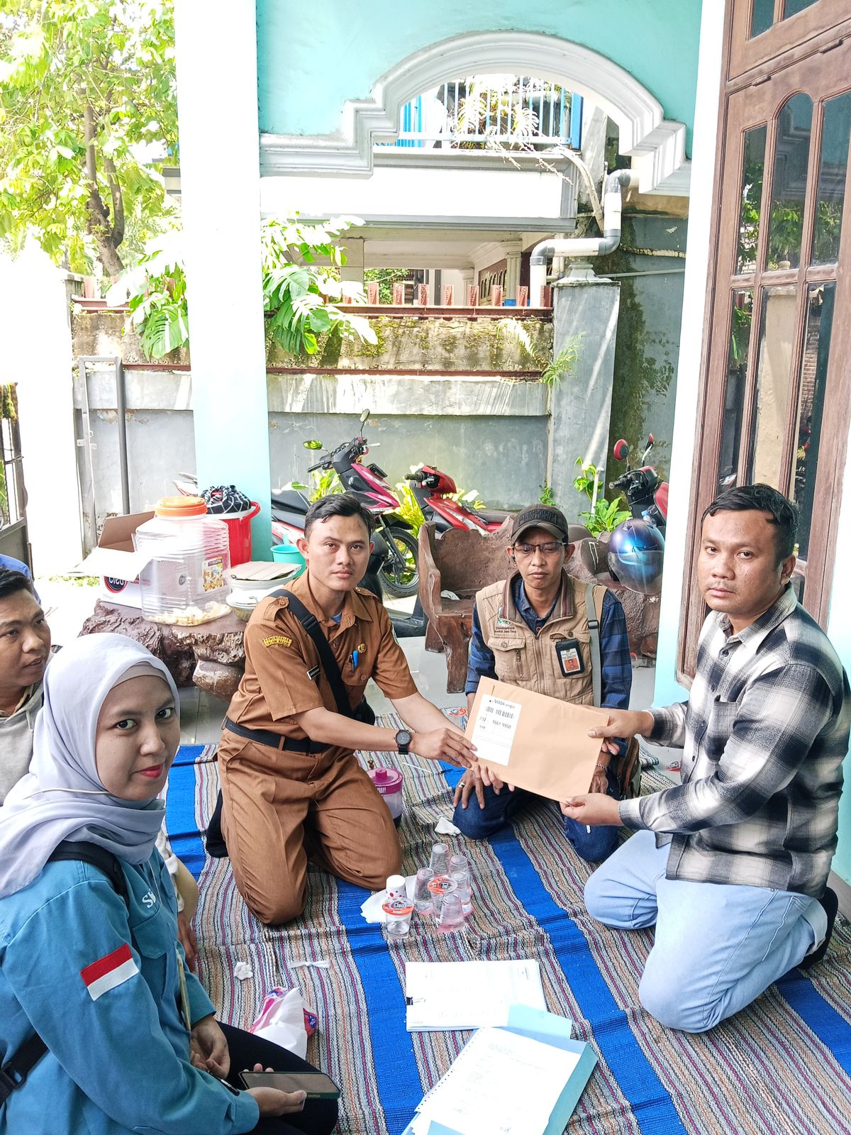 Foto: FASILITASI PEMULANGAN JENAZAH PMI ASAL DESA SENDANGREJO KECAMATAN LAMONGAN KABUPATEN LAMONGAN