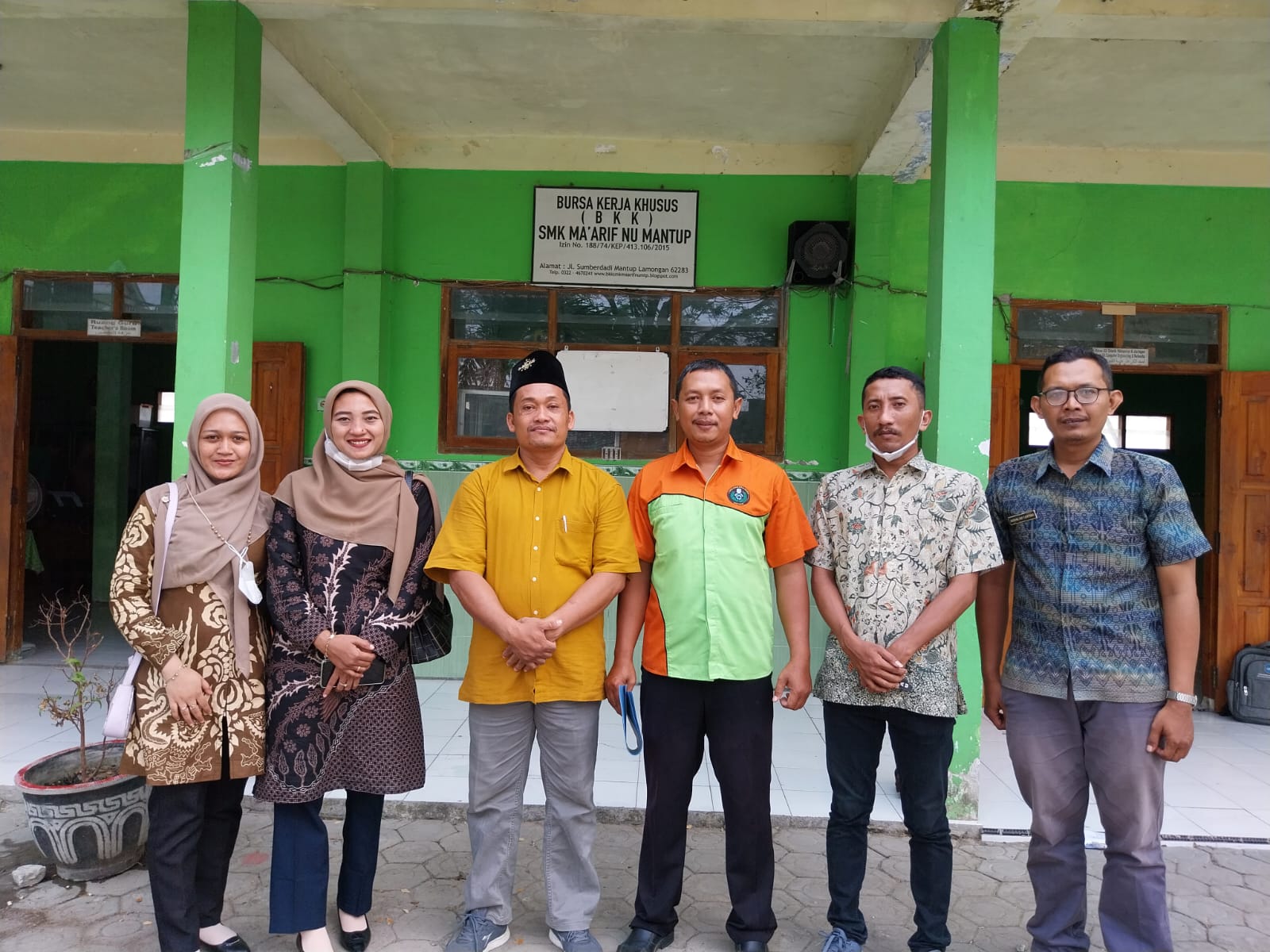 Foto: AKSELERASI SERAPAN KERJA ALUMNI: DISNAKER LAMONGAN GELAR MONEV BKK DI SMK MA'ARIF NU MANTUP DEMI PERKUAT KEMITRAAN INDUSTRI
