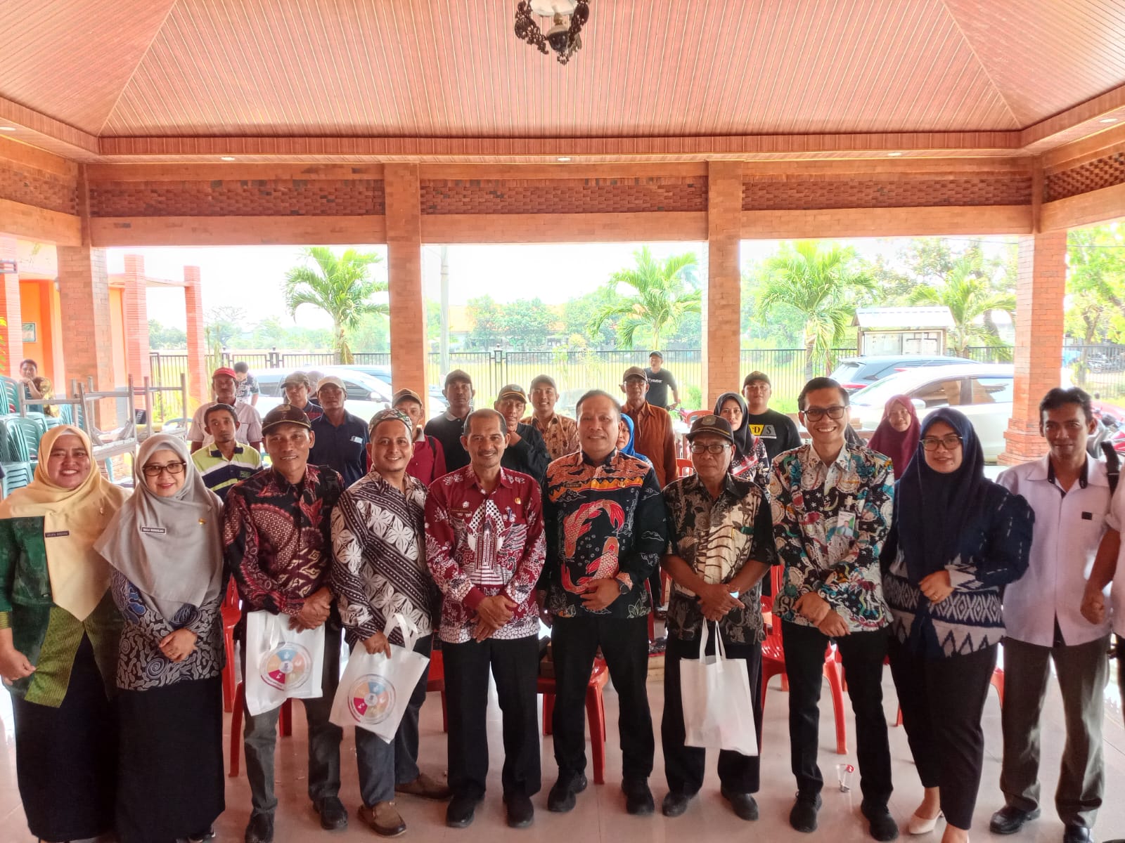 Foto: DISNAKER LAMONGAN DORONG PERLINDUNGAN JAMINAN SOSIAL BAGI PEKERJA RENTAN