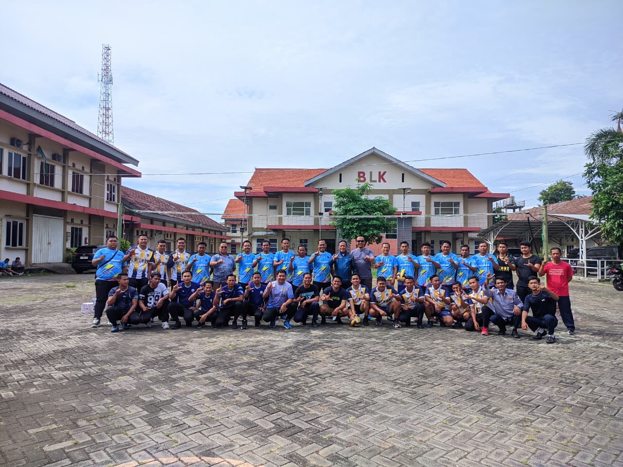 Foto: FRIENDLY MATCH BOLA VOLLY! DISNAKER vs DISHUB vs DISKOMINFO