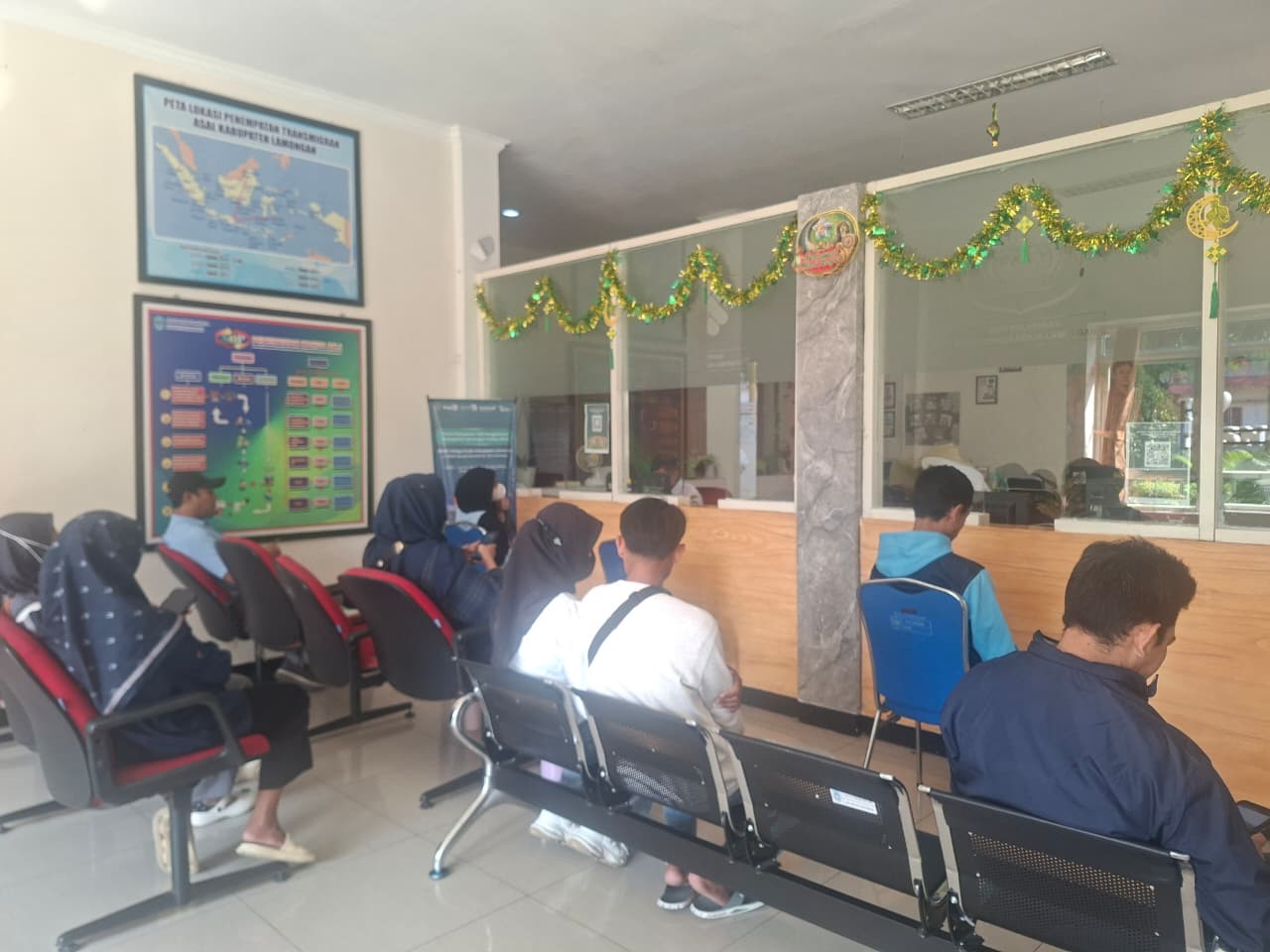 Foto: PELAYANAN DISNAKER KABUPATEN LAMONGAN HADIR SETIAP HARI KERJA, SIAP MELAYANI DENGAN SEPENUH HATI