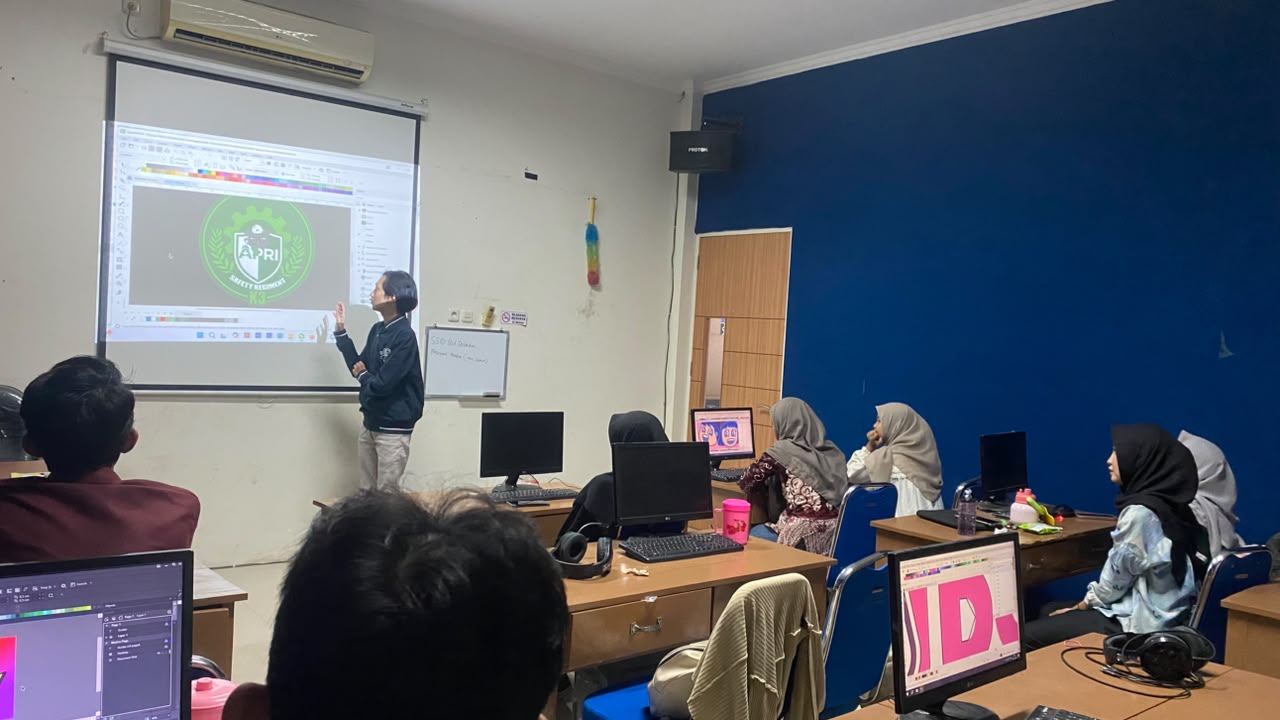 Foto: DARI IDE MENJADI VISUAL, PESERTA PELATIHAN DESAIN GRAFIS MUDA PRESENTASIKAN HASIL DESAIN