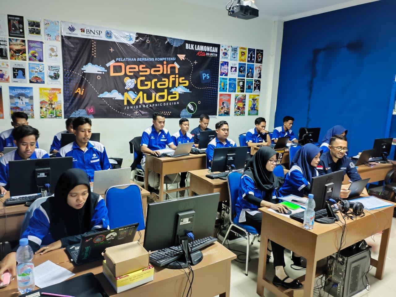 Foto: UJI SERTIFIKASI KOMPETENSI PESERTA PELATIHAN BLK DISNAKER LAMONGAN