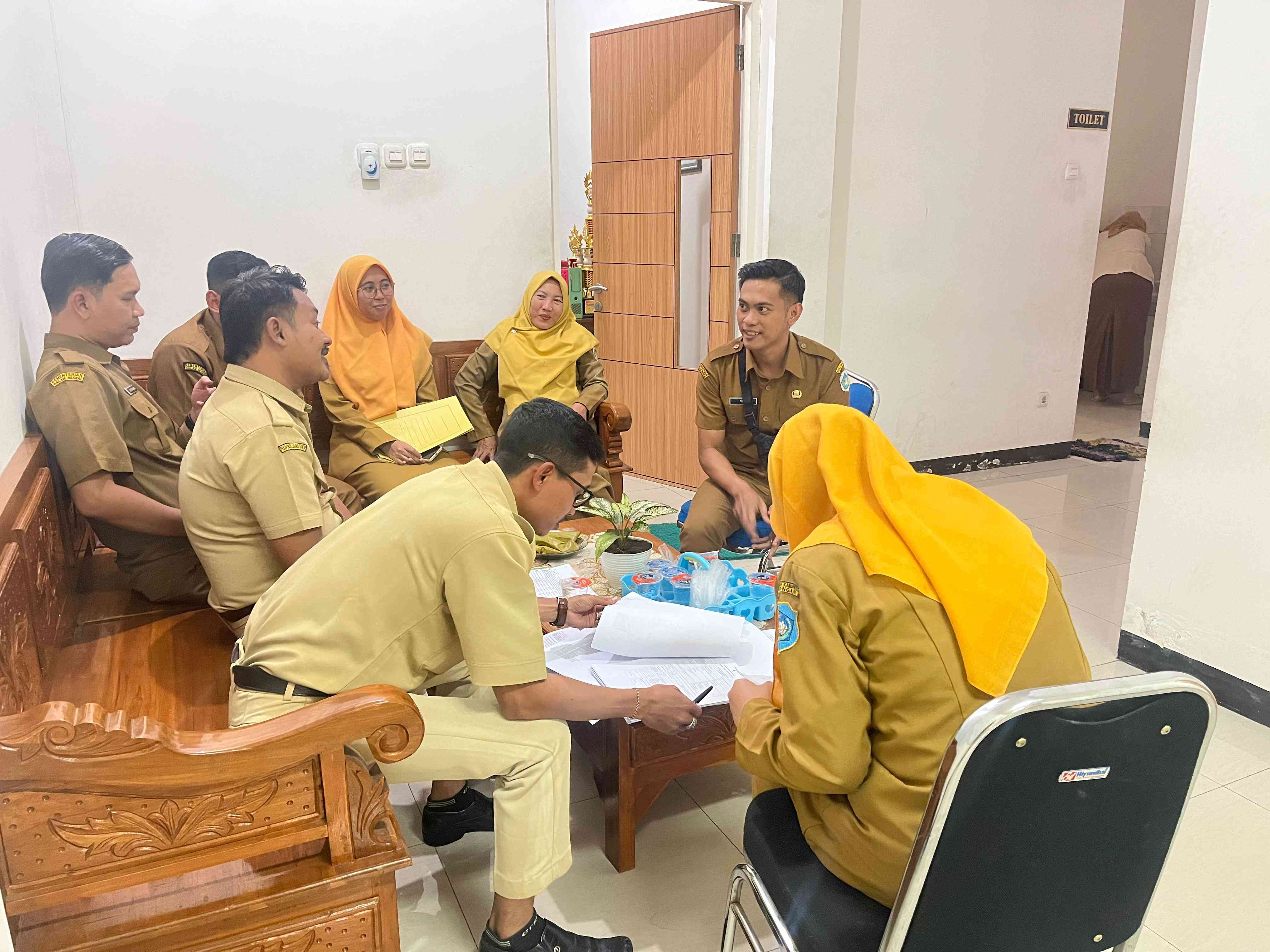 Foto: INVENTARISASI GEDUNG DAN BANGUNAN DI DINAS TENAGA KERJA KABUPATEN LAMONGAN UNTUK MENDUKUNG TERTIB ADMINISTRASI ASET