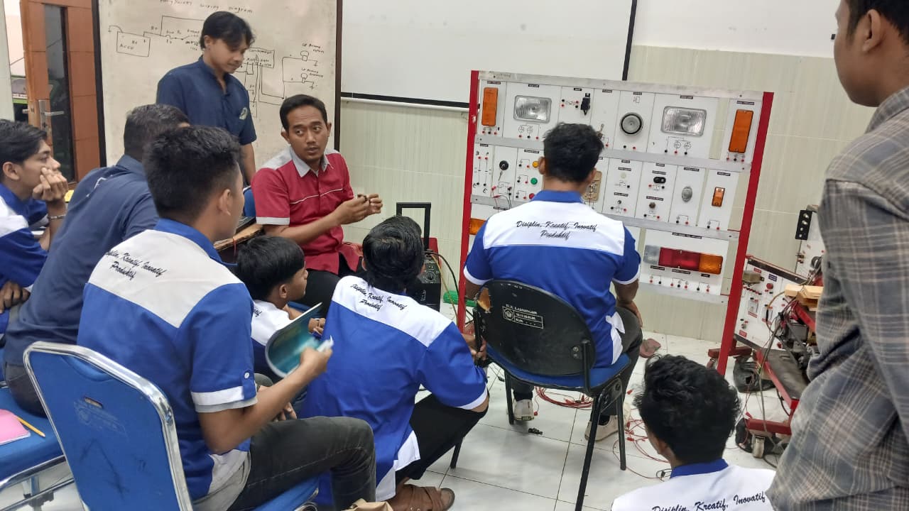 Foto: OPTIMALISASI SISTEM PELATIHAN BERBASIS KOMPETENSI PADA LEMABAGA PELATIHAN KERJA