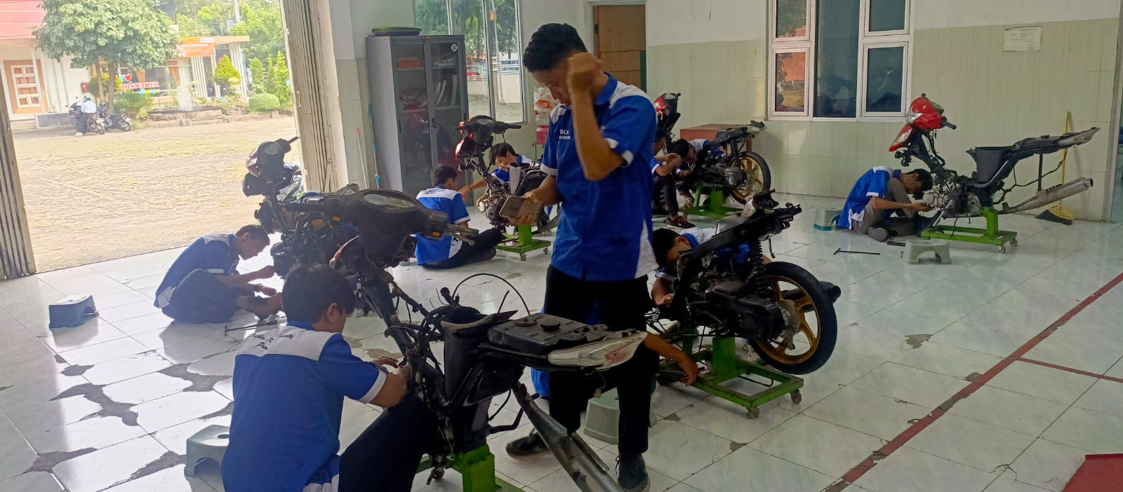 Foto: KERJA CERDAS, SKILL BERKUALITAS : TRANSFORMASI SDM OLEH DISNAKER LAMONGAN