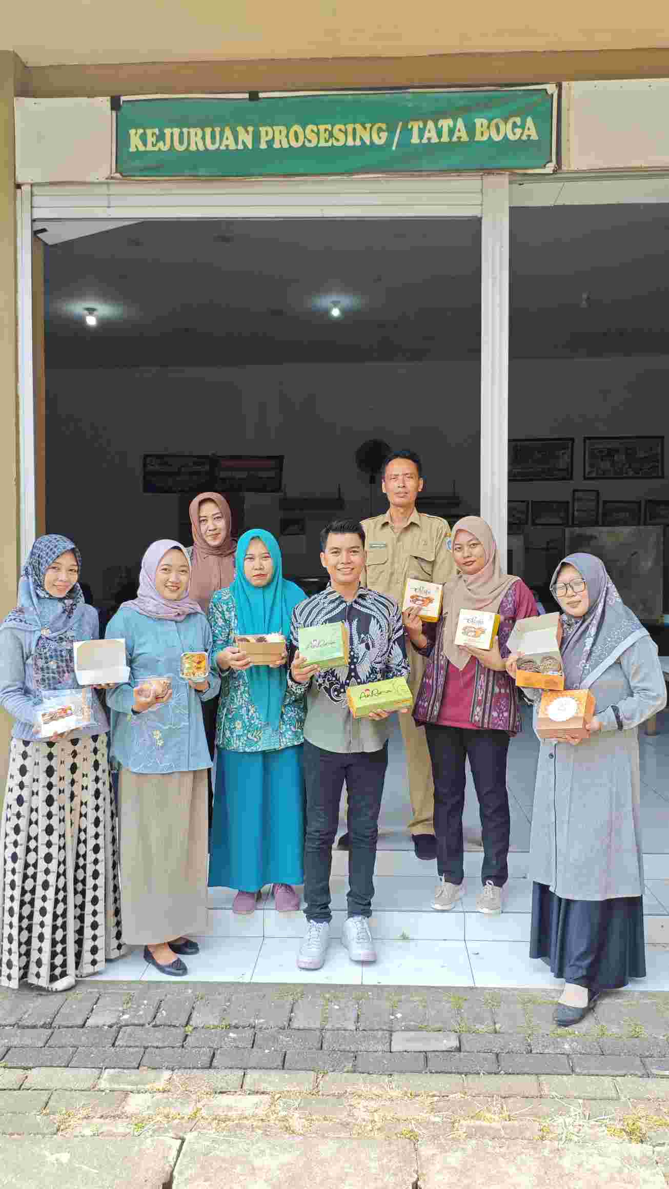 Foto: YOUNG ENTREPENEUR SUCCESS ALUMNI BLK DISNAKER LAMONGAN