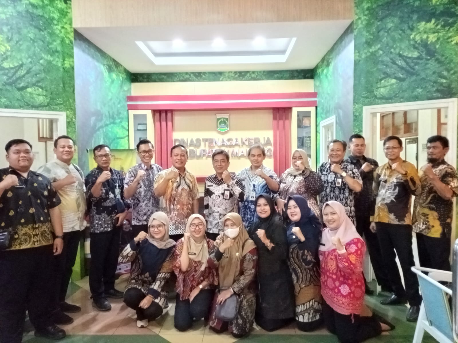 Foto: DINAS TENAGA KERJA KAB. LAMONGAN LANJUTKAN KUNJUNGAN KERJA KE DINAS TENAGA KERJA MALANG "BELAJAR DAN BERBAGI UNTUK PEKERJA RENTAN"