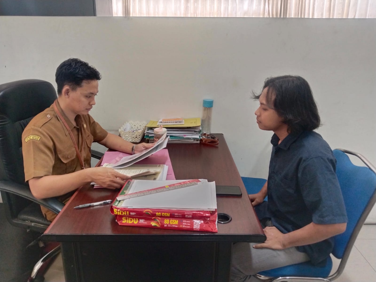 Foto: BLK DISNAKER LAMONGAN MELAYANI PENGAMBILAN SERTIFIKAT PELATIHAN