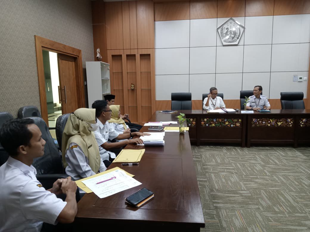 Foto: RAPAT DESK KELEMBAGAAN UPTD DISNAKER LAMONGAN BERSAMA SEKRETARIAT DAERAH BAGIAN ORGANISASI