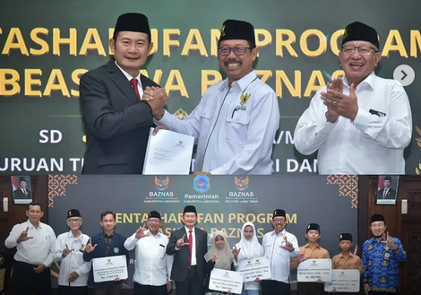 Foto: PAK YES SALURKAN 253 BEASISWA LAMONGAN CERDAS DAN PROGRAM SKSS BAZNAS