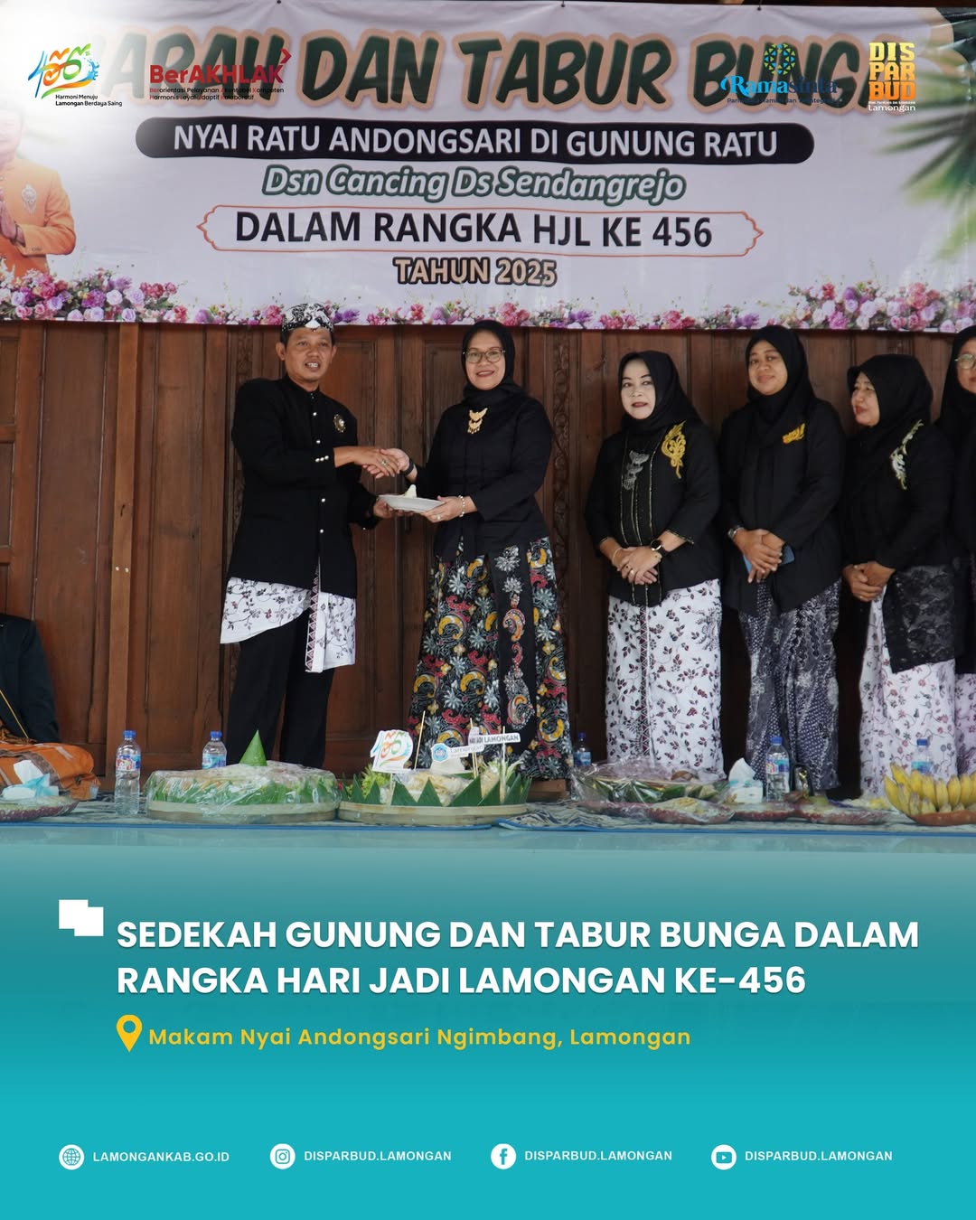 Sedekah Gunung dan Tabur Bunga di Makam Nyai Andongsari