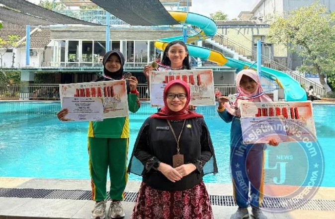 Foto: Prestasi Luar Biasa, SDN Kedungsoko Kecamatan Mantup Sabet Juara 1 Renang O2SN Kabupaten Lamongan