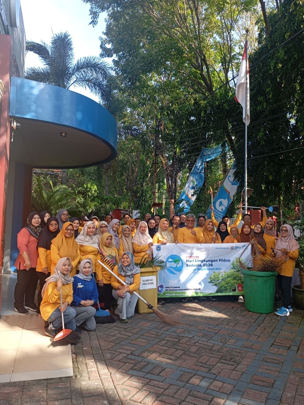 Dinas Peternakan dan Kesehatan Hewan Kabupaten Lamongan Gelar Kerja Bakti Peringati Hari Lingkungan Hidup Sedunia Tahun 2026