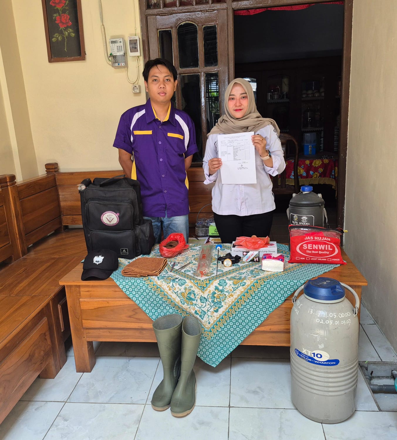 Foto: Pengecekan Fasilitas Tempat Pelayanan dan Peralatan Paramedik Veteriner IB di Desa Made