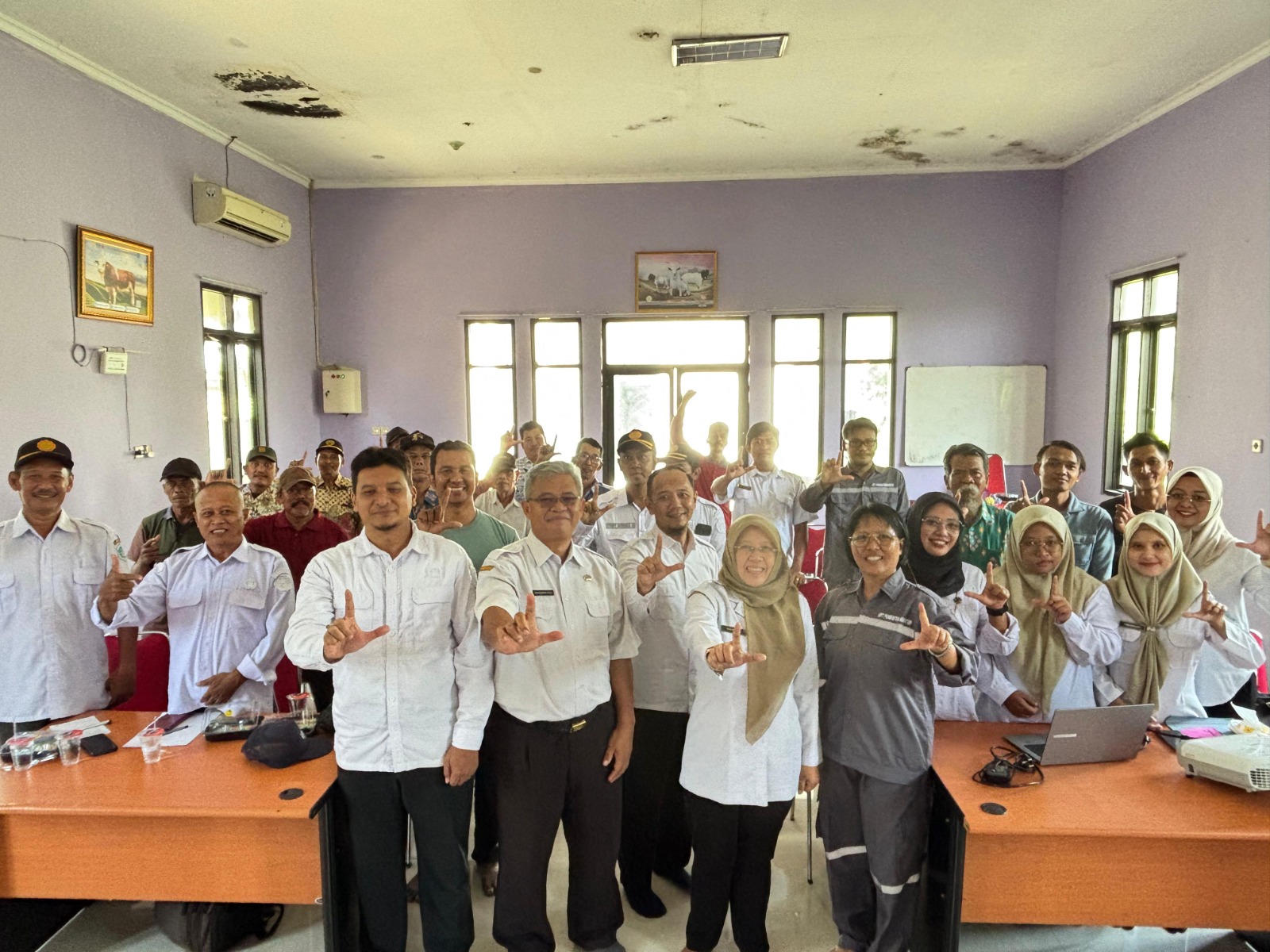 Pelatihan Pembuatan Silase untuk Penyuluh dan Petani Peternak di Mantup