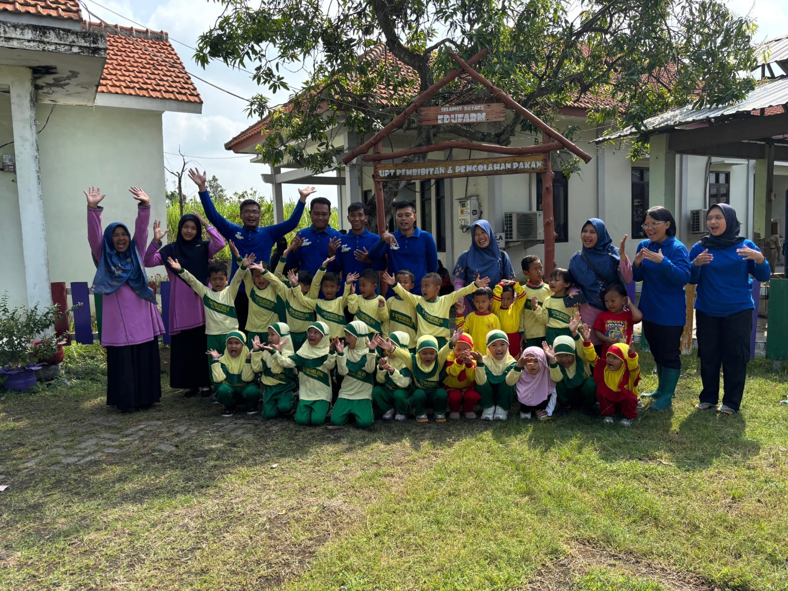 Foto: Kunjungan Edufarm TK KB Aisyiyah Moronyamplung di UPT Pembibitan Mantup