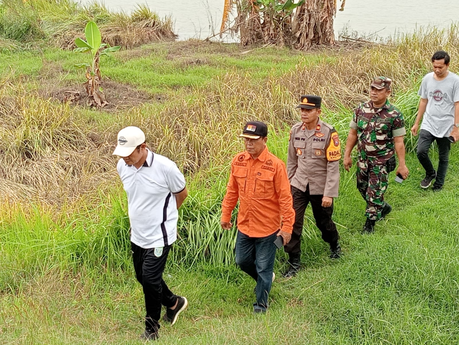 Pemantauan Pompa Air Desa Melik Kalitengah Oleh Bupati Lamongan Yuhronur Efendi, MBA