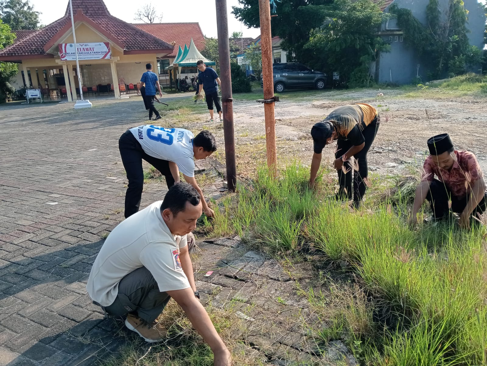 Kerja Bakti Memperingati Hari Lingkungan Hidup Sedunia Kecamatan Kalitengah