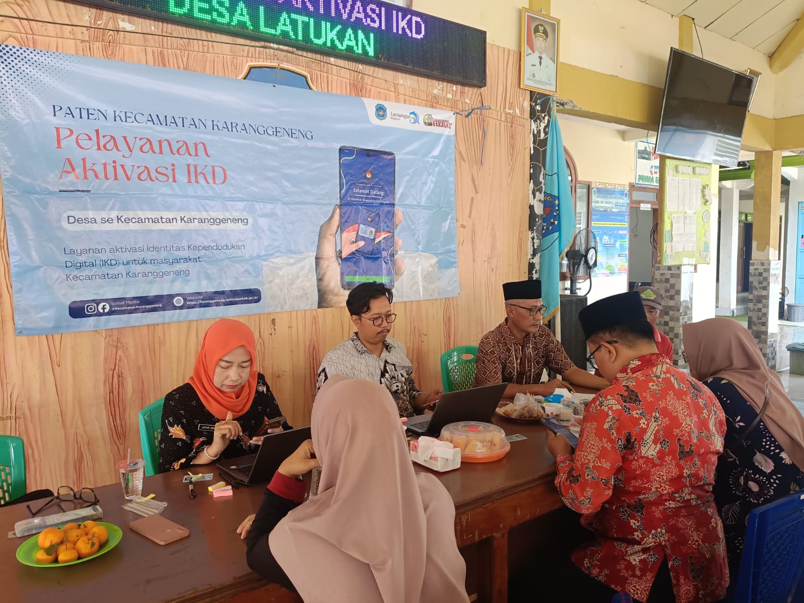 Foto: Aktivasi Identitas Kependudukan Digital (IKD) di Desa Latukan