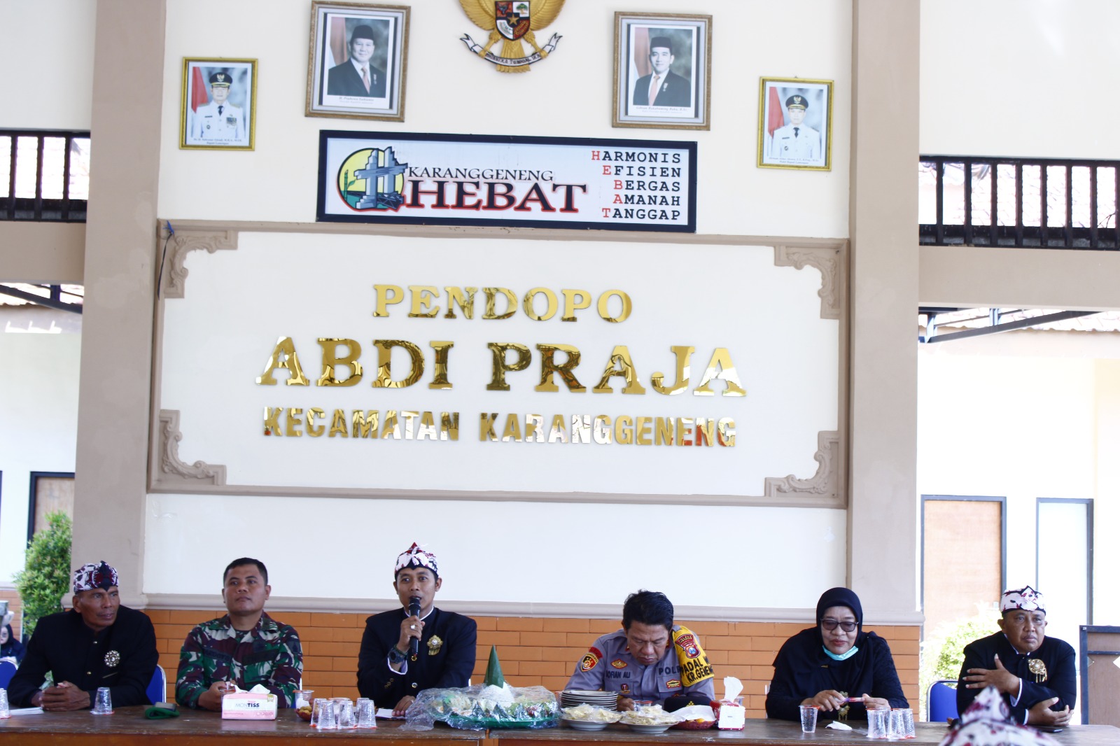 Foto: Tasyakuran Hardiknas di Pendopo Abdi Praja Kecamatan Karanggeneng Penuh Kebersamaan