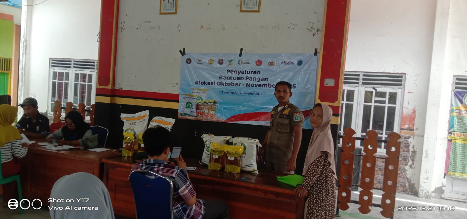 Foto: Monitor penyaluran bantuan pangan alokasi Oktober - November 2025 di Desa karangwungu kecamatan Karanggeneng
