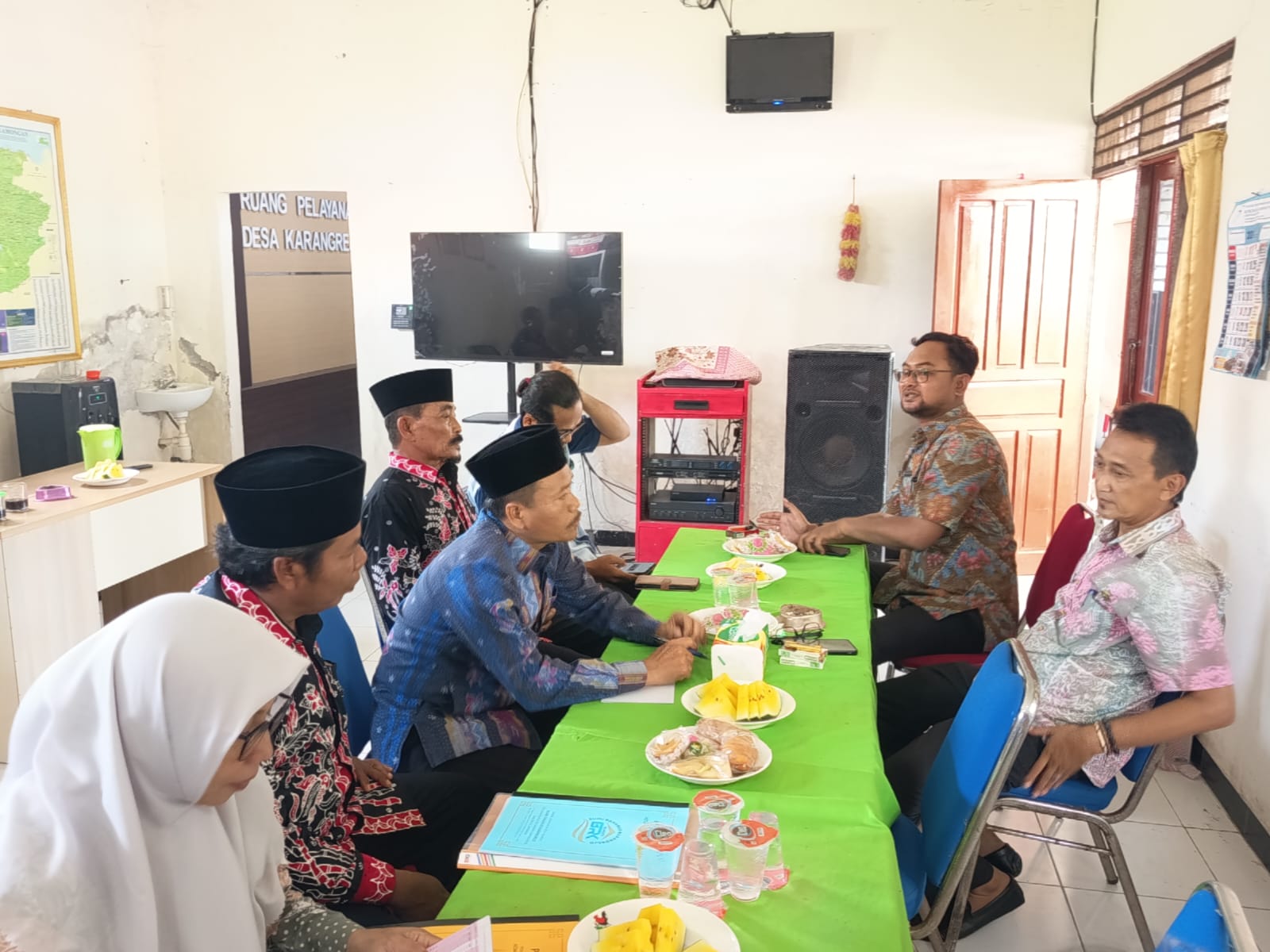 Foto: Penguatan Pengawasan Program Desa, Camat Karanggeneng Tinjau Langsung Monev Ketahanan Pangan Dana Desa Tahun 2025 di Desa Karangrejo