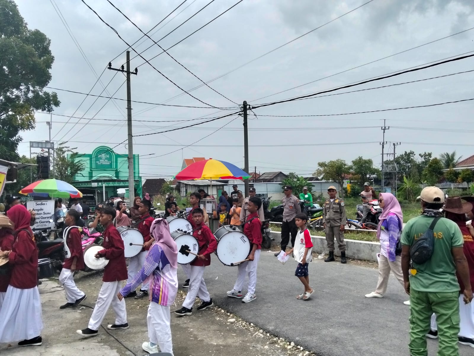 Foto: Sinergi TNI-Polri dan Trantib Kecamatan, Giat PAM di Desa Kendal Kemlagi Berjalan Kondusif